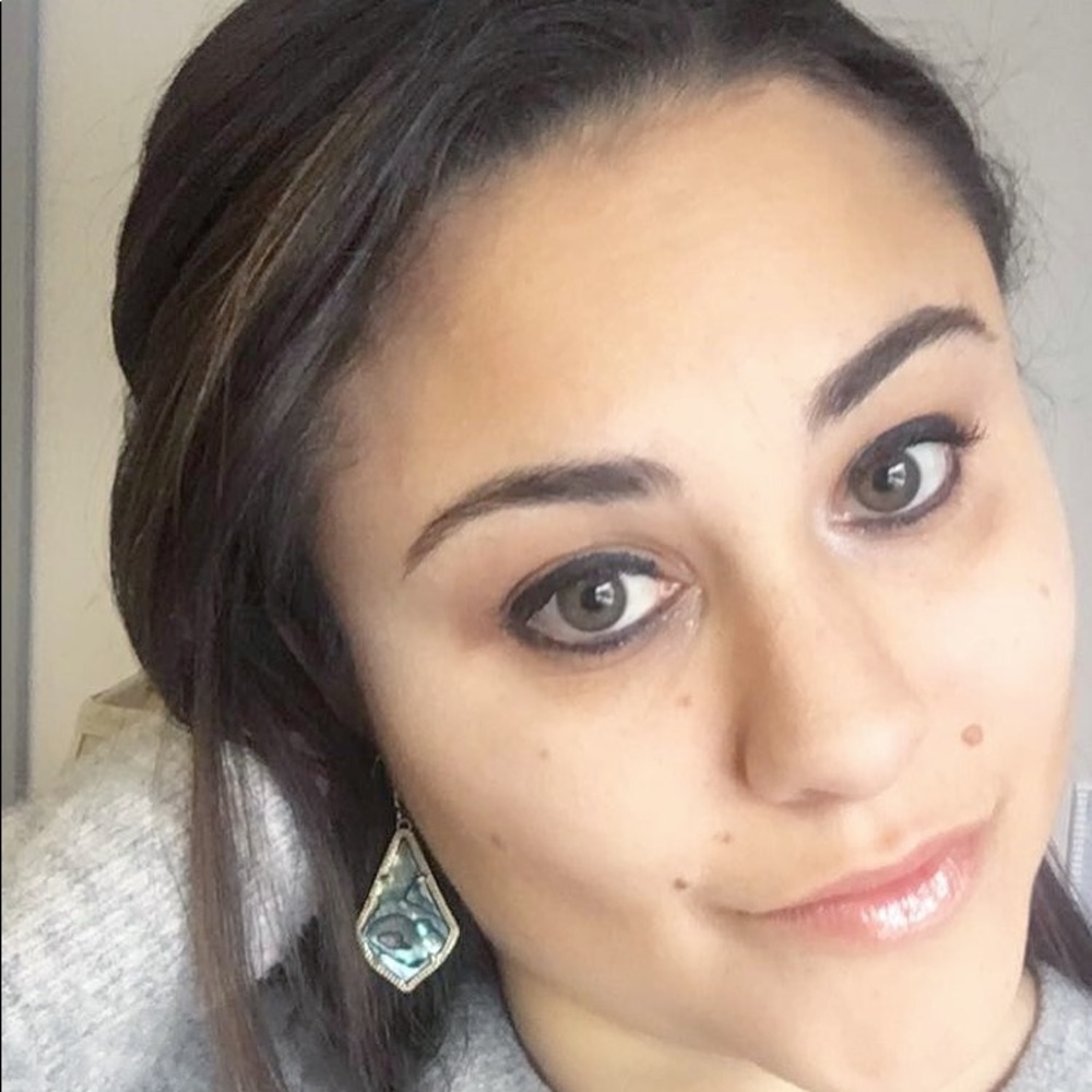 Meet your Posher, Alyssa